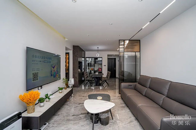 打造室內(nèi)陽臺(tái)形成大橫廳，讓80㎡三居室擁有寬敞舒適的生活空間